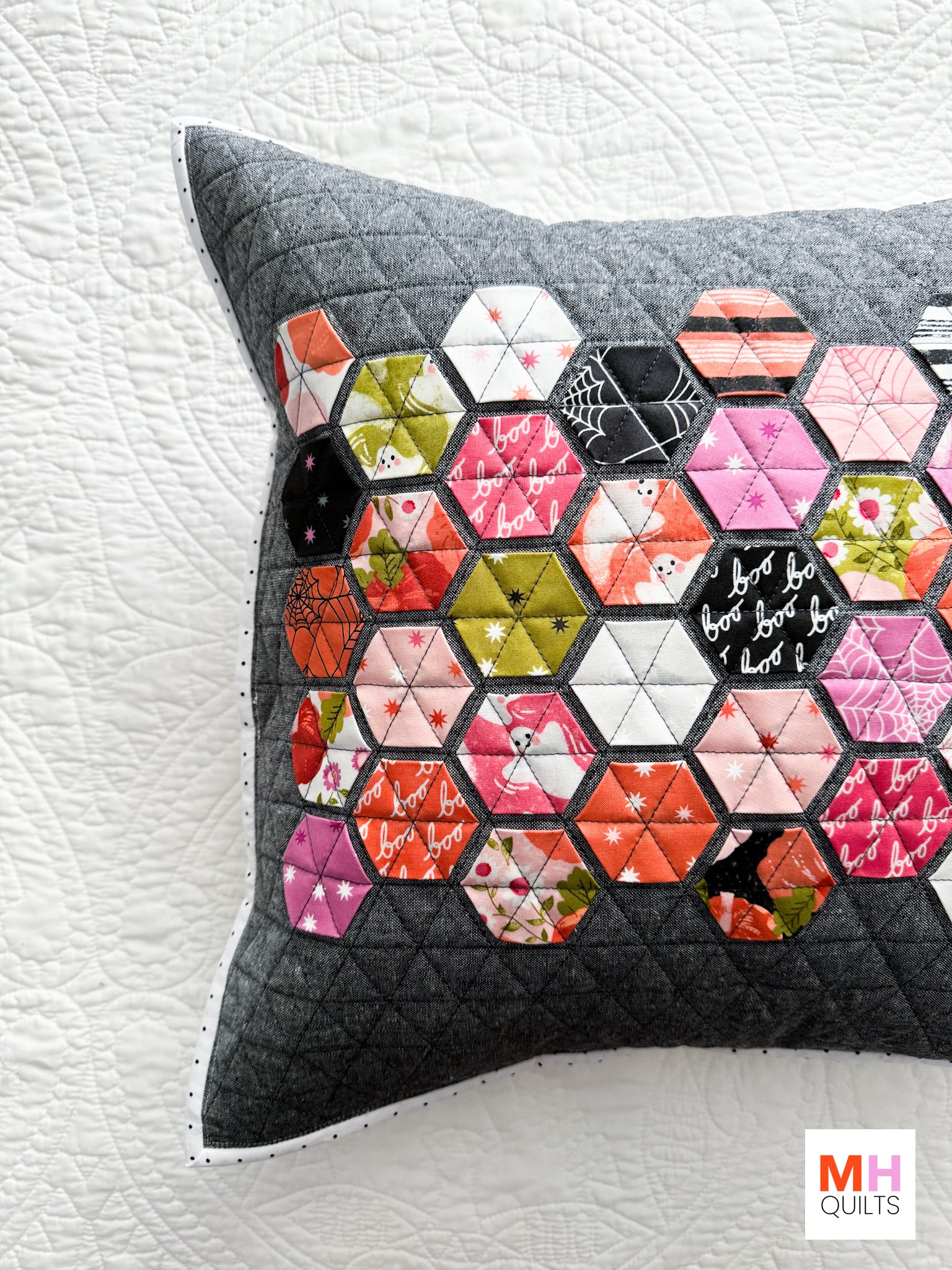 Hexie Pillow - Hey Boo Version
