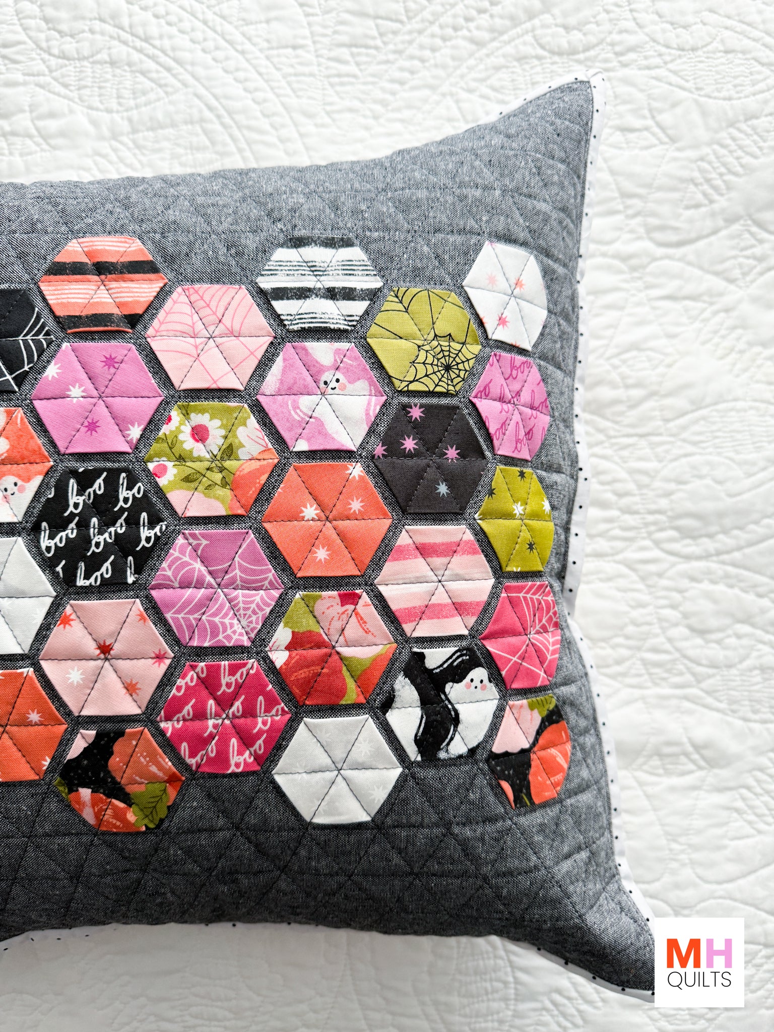 Hexie Pillow - Hey Boo Version